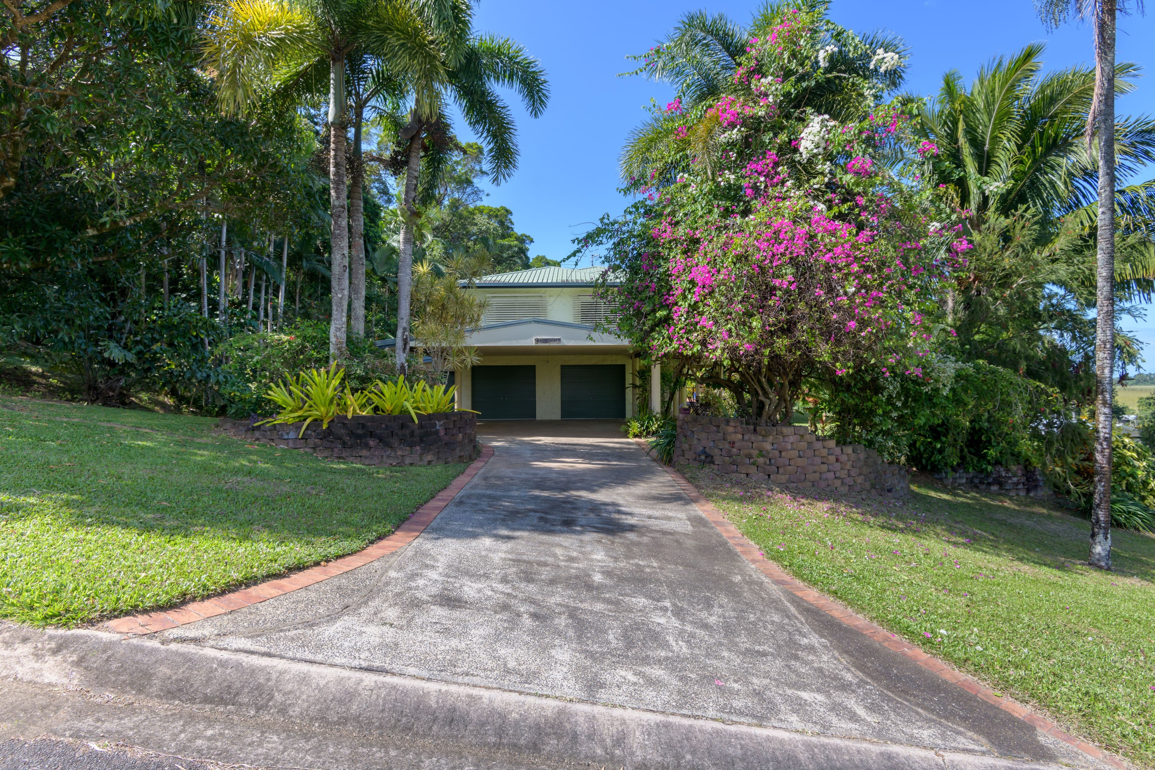 9 Hibiscus Court, Rocky Point QLD 4873, Rocky Point - Thumbnail 2