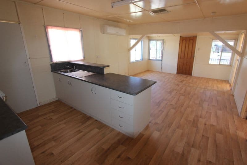 7 East Street, CHARLEVILLE QLD 4470, Charleville - Thumbnail 3