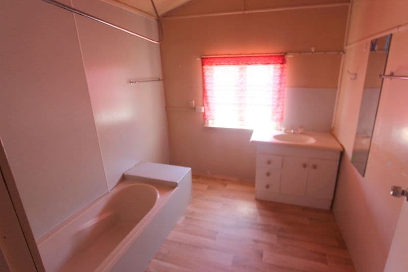 7 East Street, CHARLEVILLE QLD 4470, Charleville - Thumbnail 5