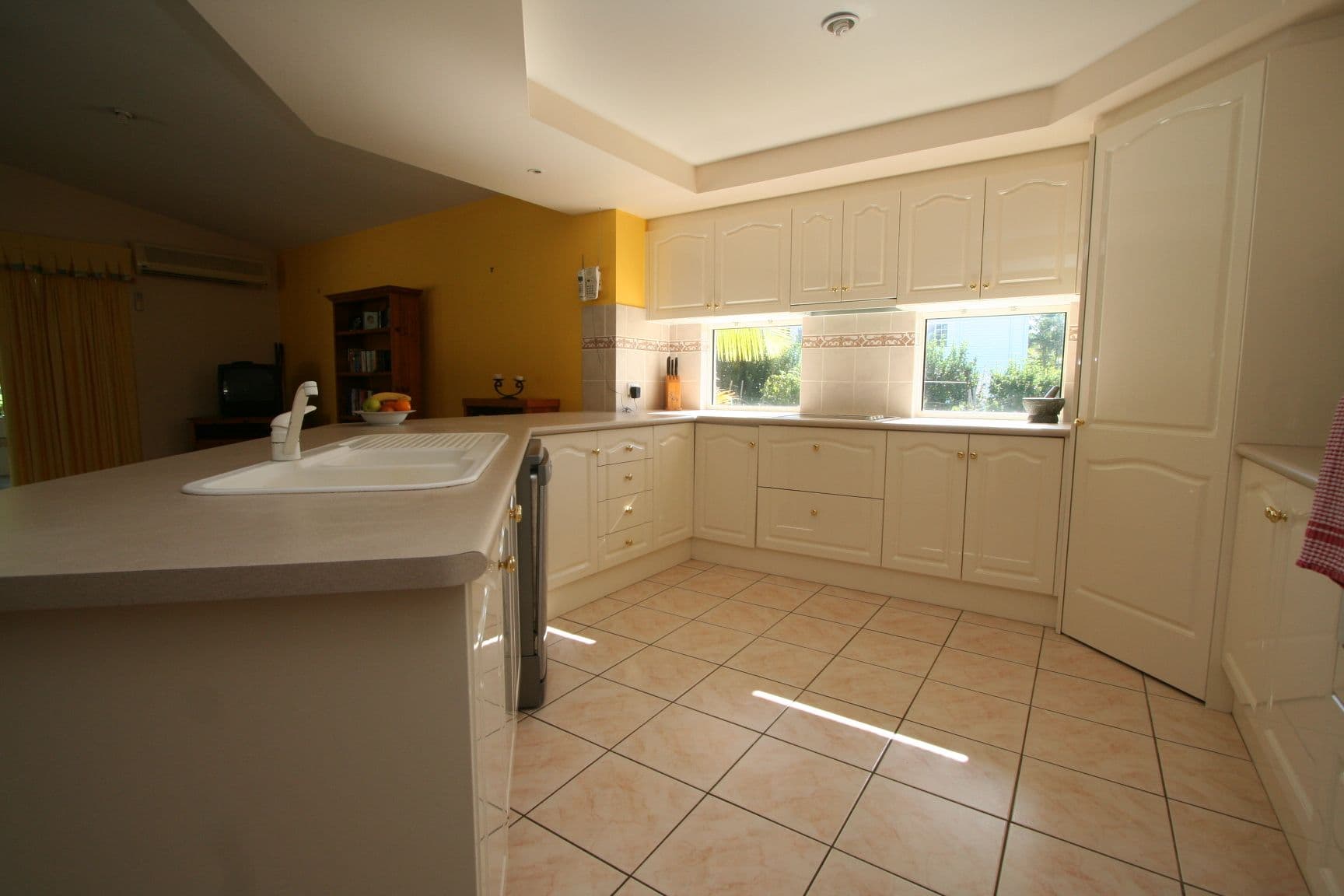 6 Showgrounds Drive, HIGHVALE QLD 4520, Highvale - Thumbnail 2