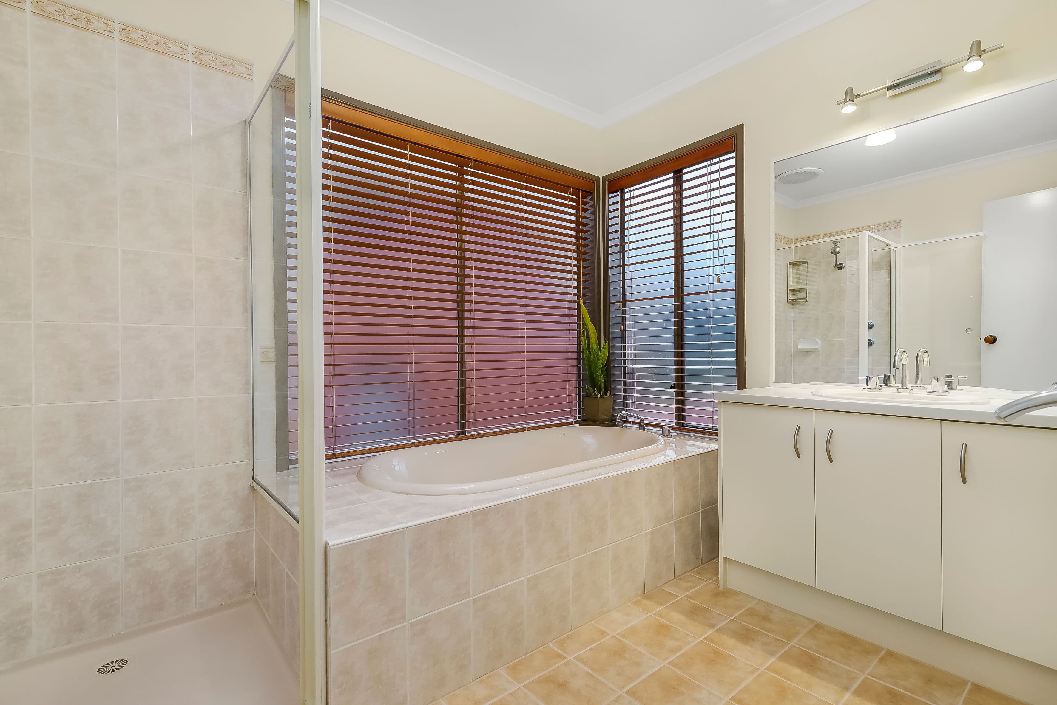 4 Lori Place, Glen Waverley VIC 3150, Glen Waverley - Thumbnail 7