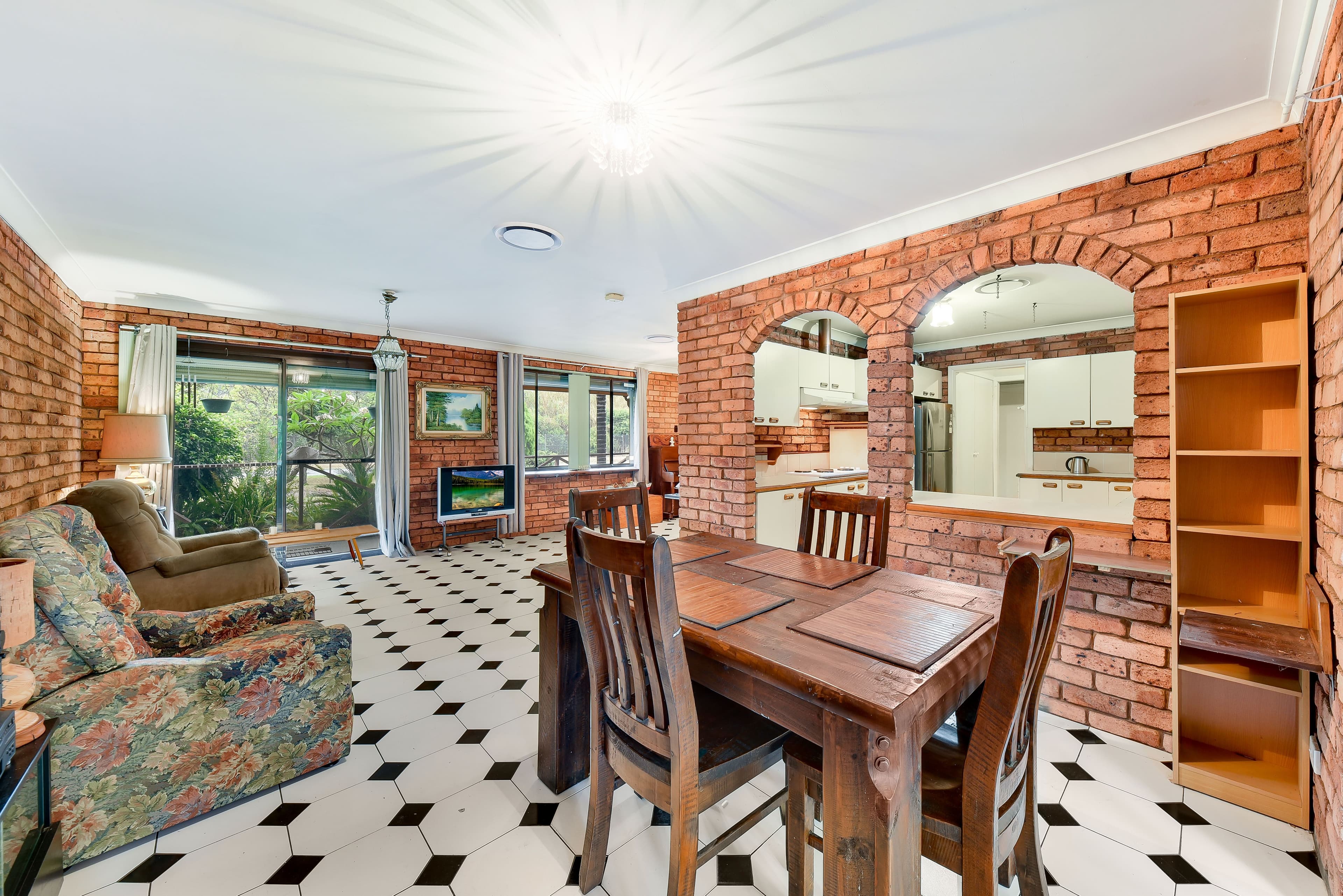 208 Railway Parade, Macquarie Fields - Thumbnail 3