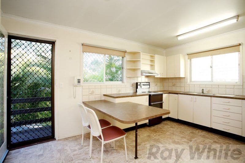 16 Oak Street, BUNDAMBA QLD 4304, Bundamba - Thumbnail 4