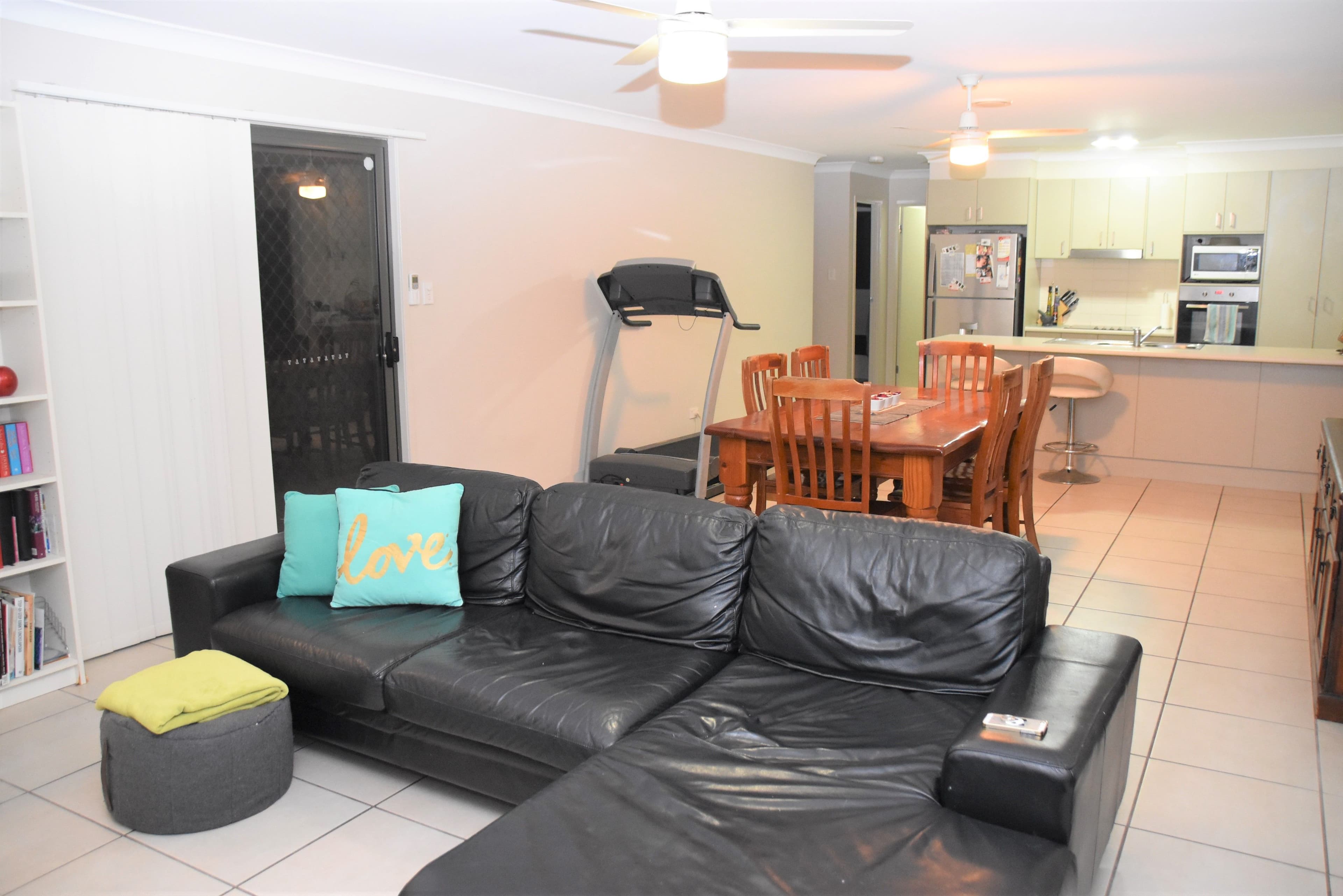14 Linfield Street, Hillcrest QLD 4118, Hillcrest - Thumbnail 3