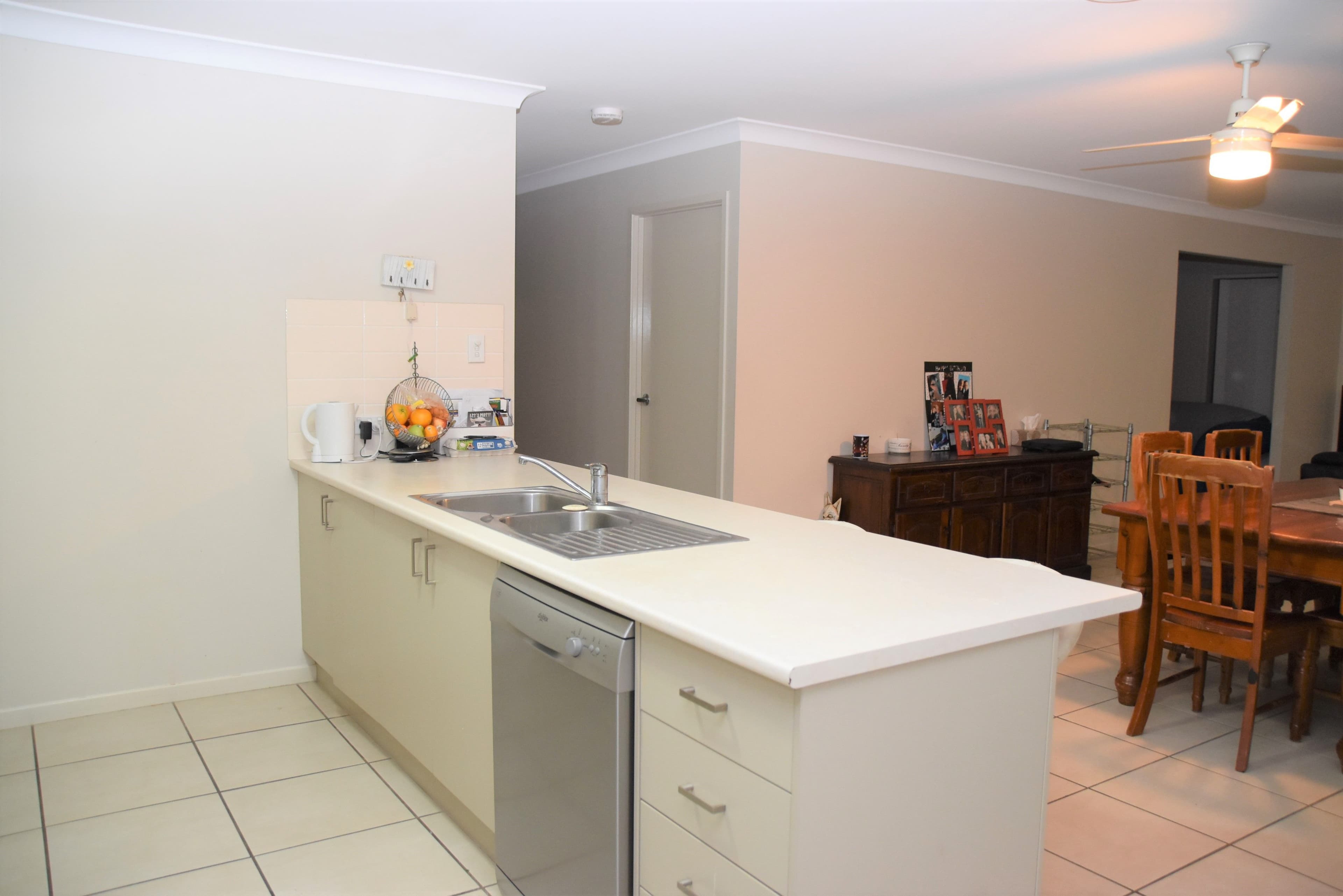 14 Linfield Street, Hillcrest QLD 4118, Hillcrest - Thumbnail 5