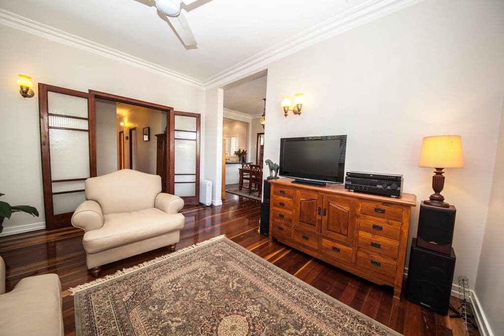30 George Street, Silkstone QLD 4304, Silkstone - Thumbnail 4