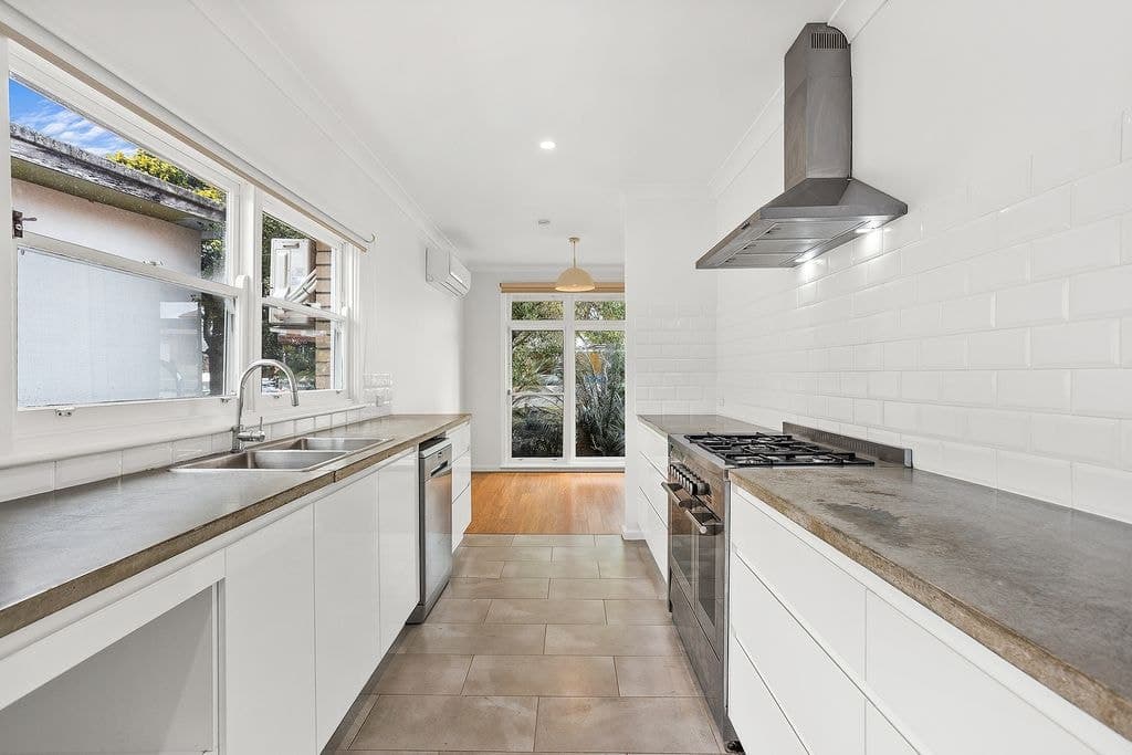 220 Farmborough Road, Farmborough Heights - Thumbnail 6