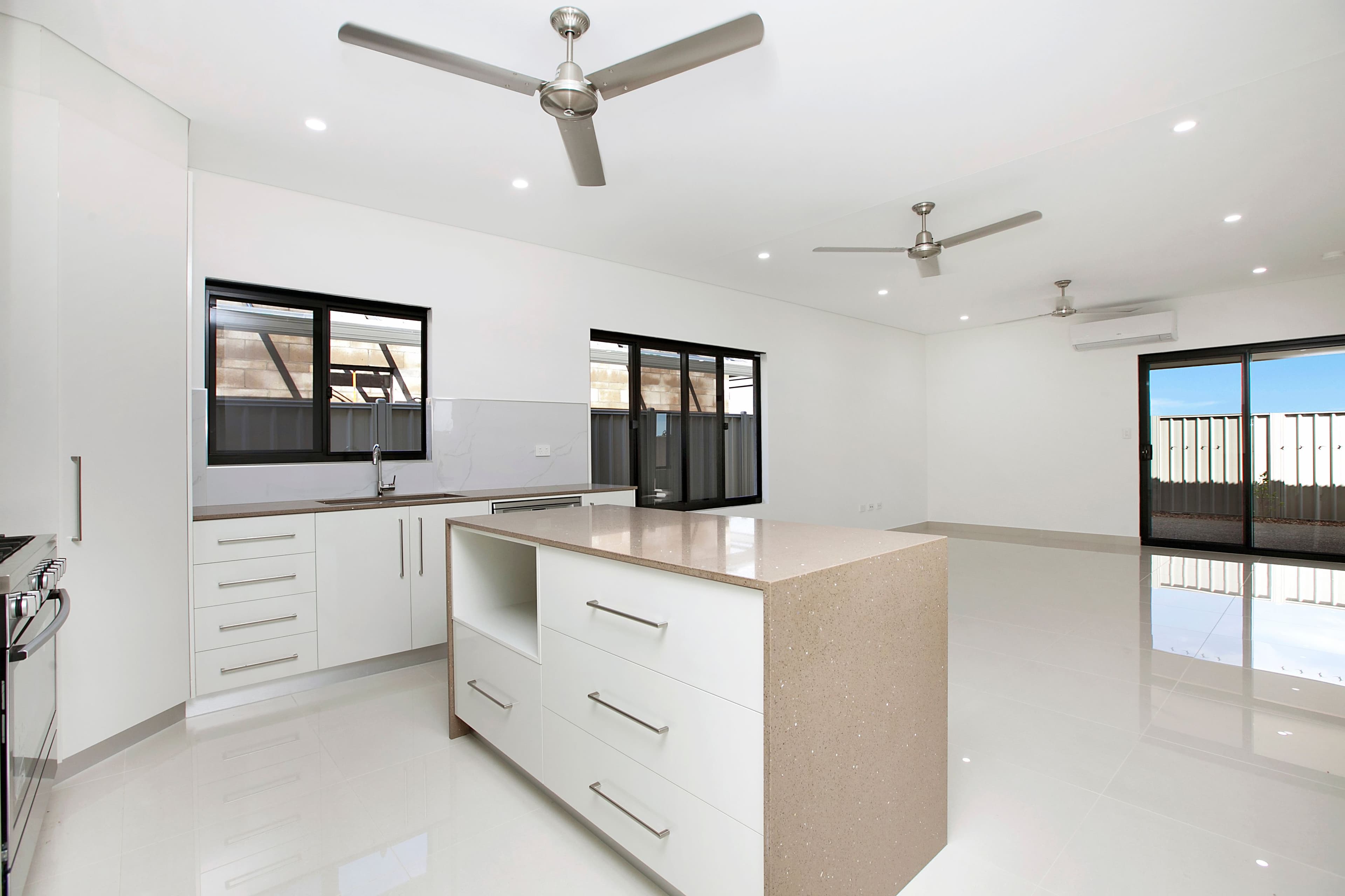 32 Myrtlewood Crescent, Zuccoli NT 0832, Zuccoli - Thumbnail 3