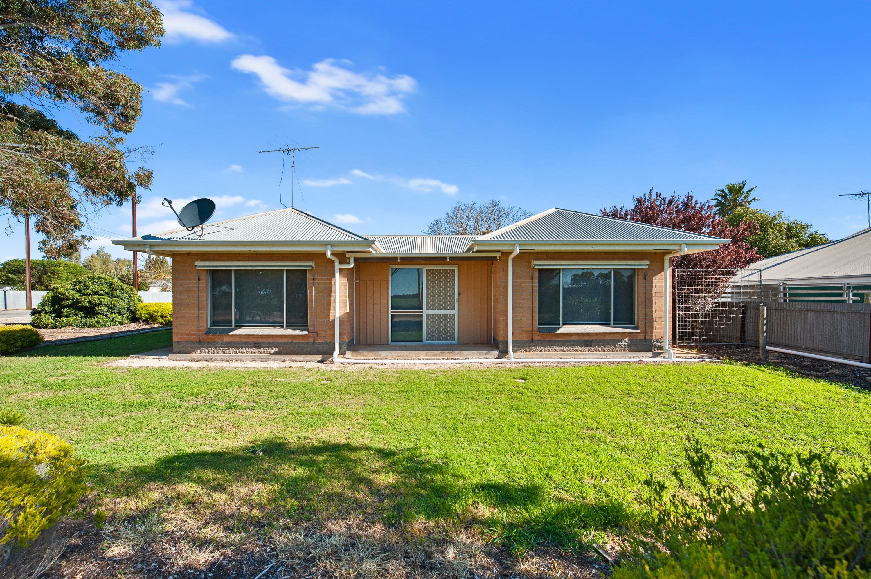 17 North Terrace, Maitland SA 5573, Maitland - Image 1