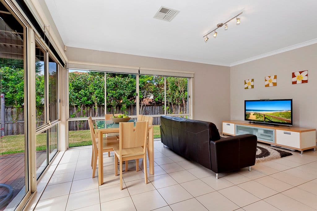 $540,000 (sold on 02-Apr-2025) Apartment 1 beds | 1 bath | 1 car 16 Kingsford Street AUCHENFLOWER QLD 4066, 000 (Sold On 02-Apr-2025) Apartment 1 Beds | 1 Bath | 1 Car 16 Kingsford Street Auchenflower - Thumbnail 7