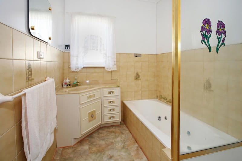 27 Highview Parade, HAMLYN HEIGHTS VIC 3215, Hamlyn Heights - Thumbnail 3
