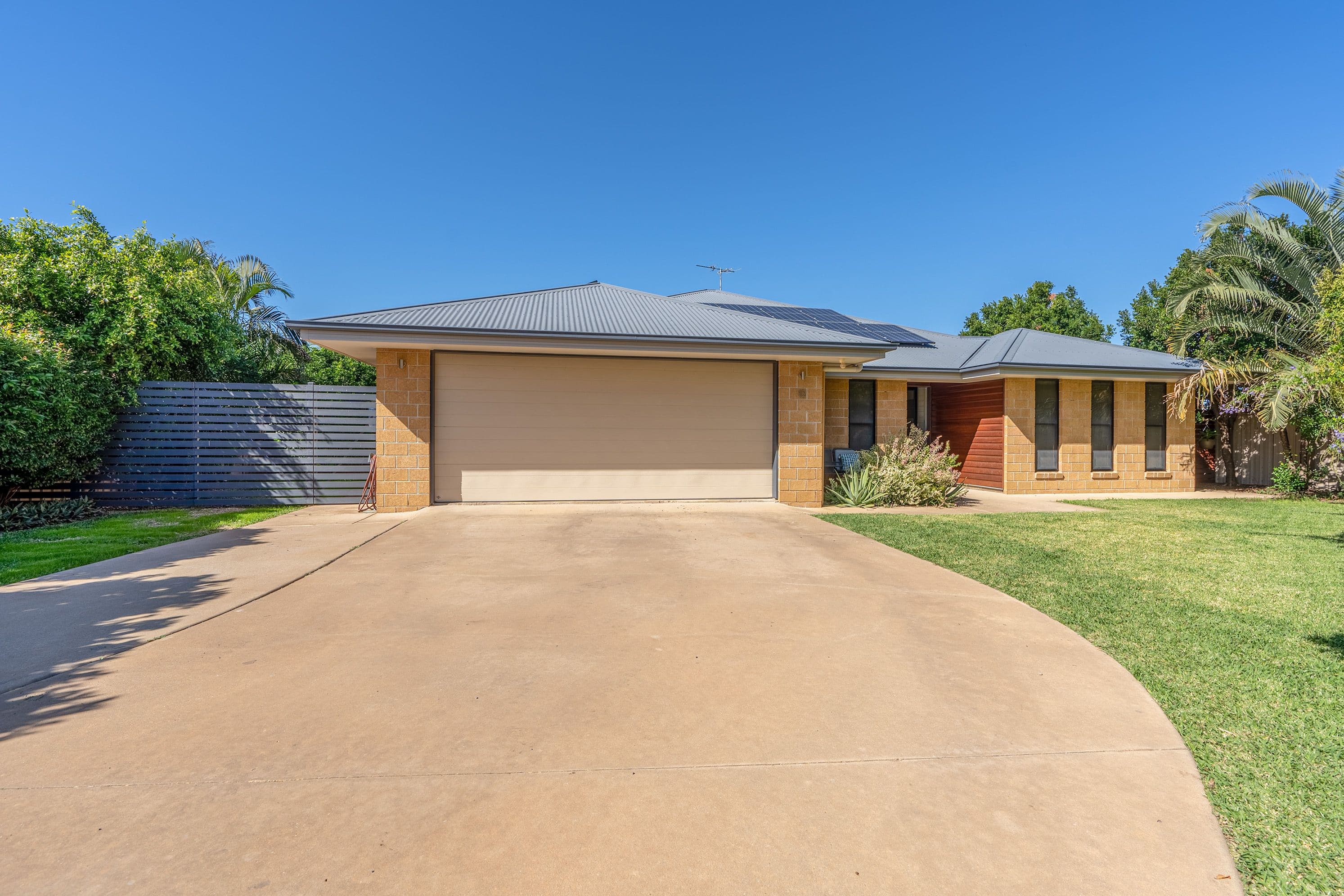 12 Charlton Street, Emerald QLD 4720, Emerald - Image 1