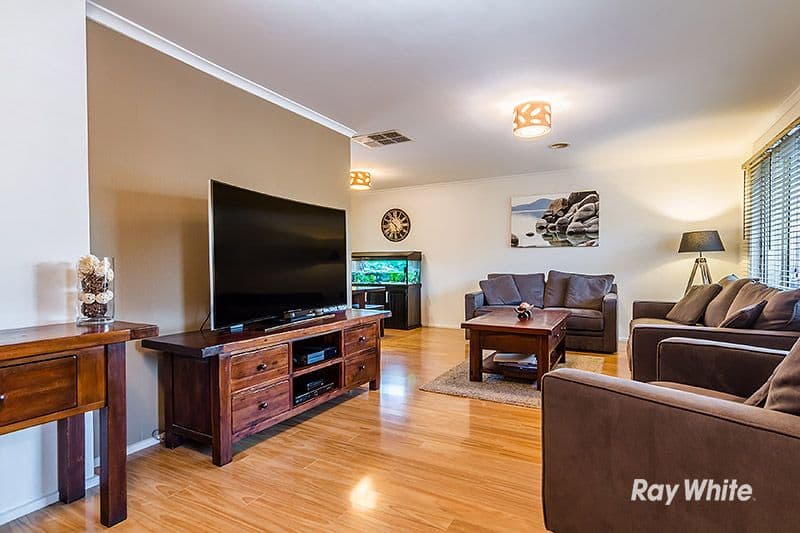 63 Hutchinson Drive, Lynbrook VIC 3975, Lynbrook - Thumbnail 2