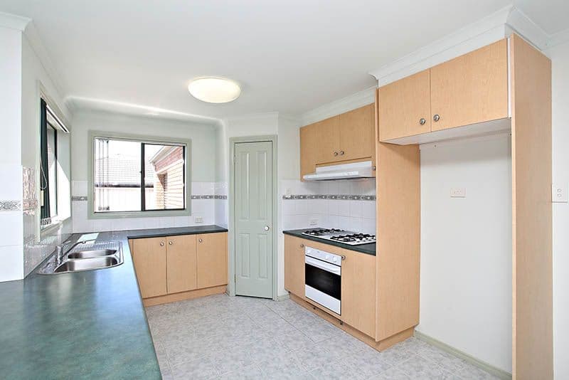 14 Amber Way, TAYLORS HILL VIC 3037, Taylors Hill - Thumbnail 2