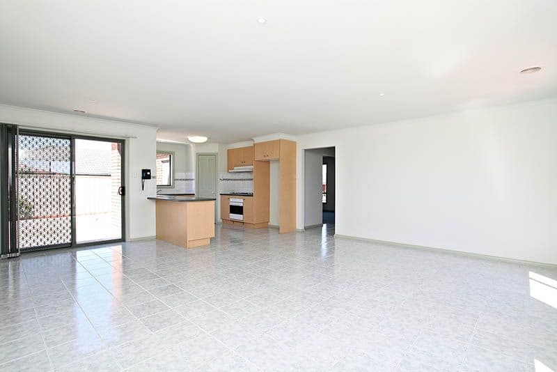 14 Amber Way, TAYLORS HILL VIC 3037, Taylors Hill - Thumbnail 4