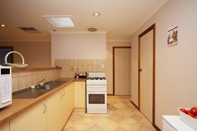 37 Janine Drive, BURTON SA 5110, Burton - Thumbnail 2