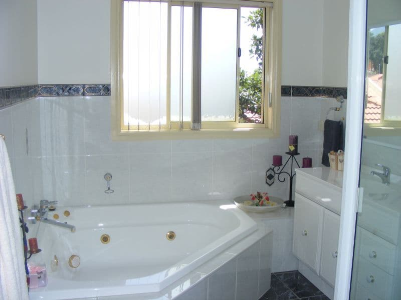 29 Woodlawn Avenue, MANGERTON NSW 2500, Mangerton - Thumbnail 8