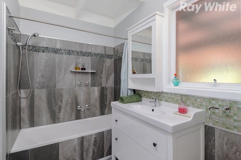 42 Colchester Road, Kilsyth VIC 3137, Kilsyth - Thumbnail 4