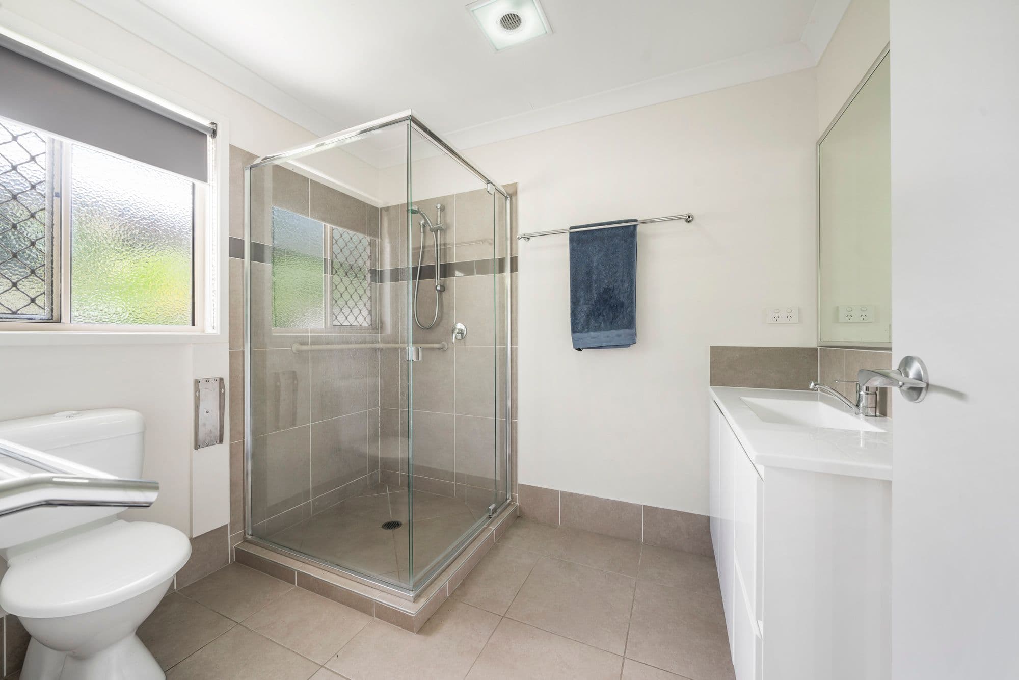 12 Edward Street, Esk QLD 4312, Esk - Thumbnail 4