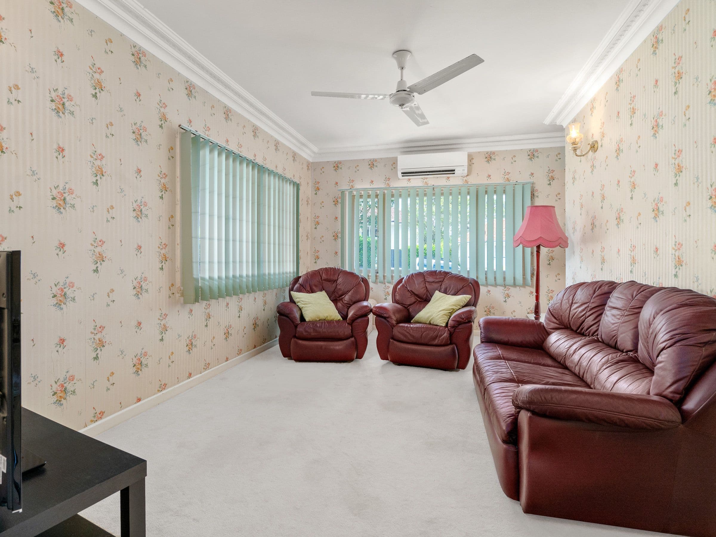 17 Iveagh Avenue, Holland Park West QLD 4121, Holland Park West - Thumbnail 3