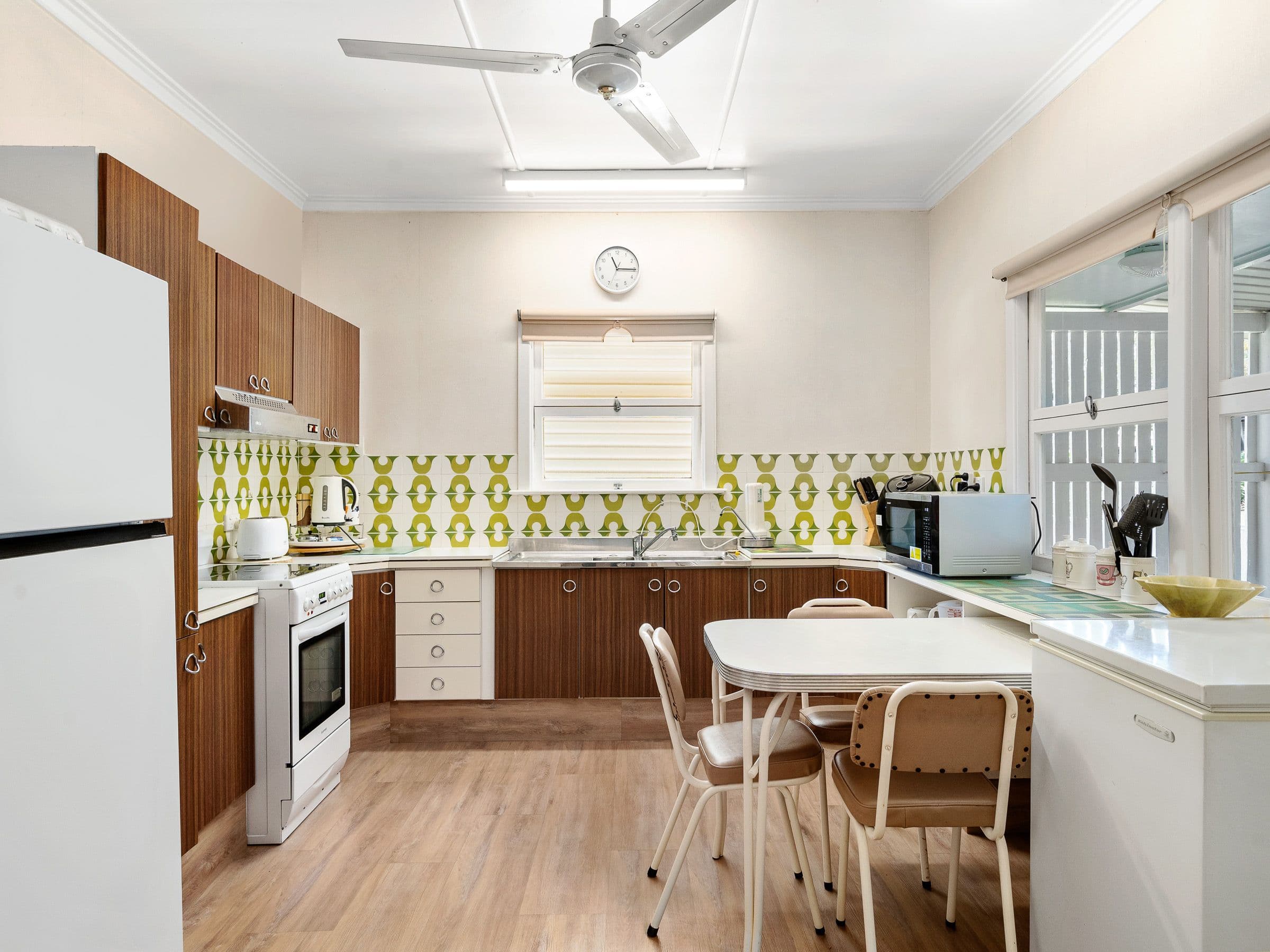 17 Iveagh Avenue, Holland Park West QLD 4121, Holland Park West - Thumbnail 4
