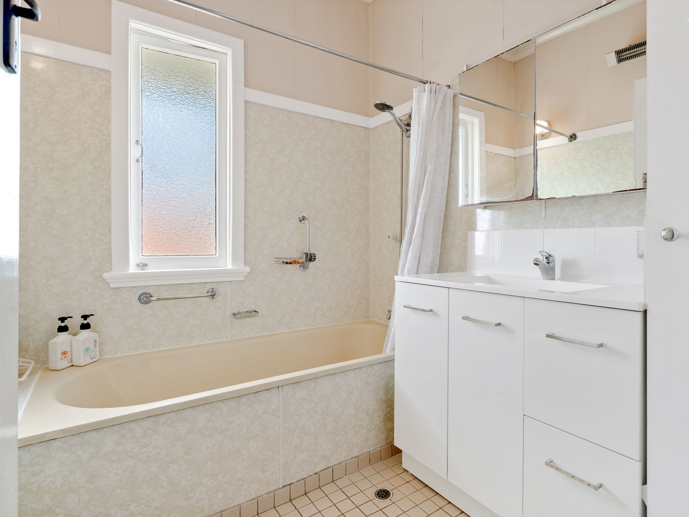 17 Iveagh Avenue, Holland Park West QLD 4121, Holland Park West - Thumbnail 6