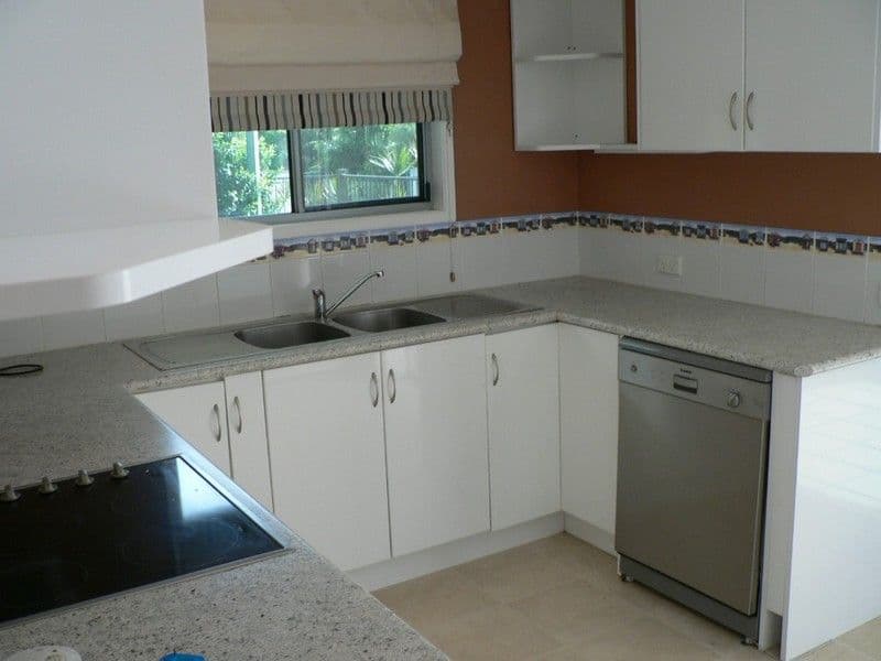 2 Onslow Street, TANNUM SANDS QLD 4680, Tannum Sands - Thumbnail 2