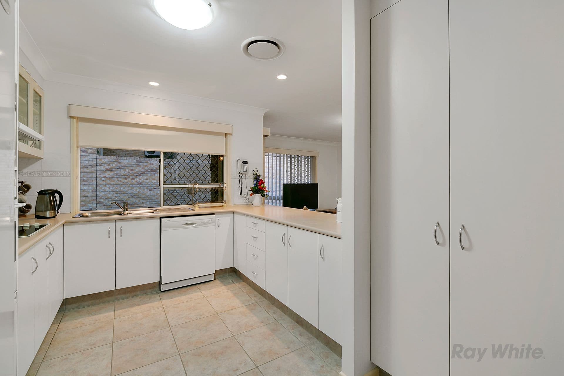 6 Rosewood Place, Runcorn QLD 4113, Runcorn - Thumbnail 8