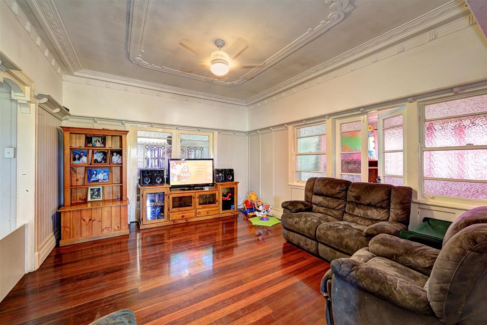 17 Duffy Street, BURNETT HEADS QLD 4670, Burnett Heads - Thumbnail 2