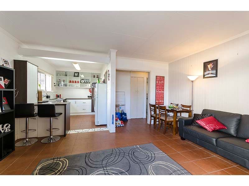 107 Stanhill Drive, CHEVRON ISLAND QLD 4217, Chevron Island - Thumbnail 7