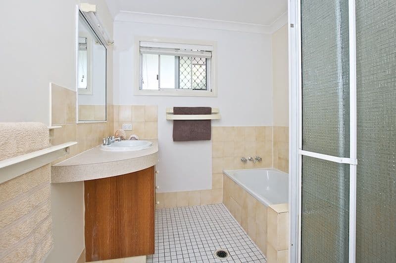 10 Hollywell Road, BIGGERA WATERS QLD 4216, Biggera Waters - Thumbnail 7