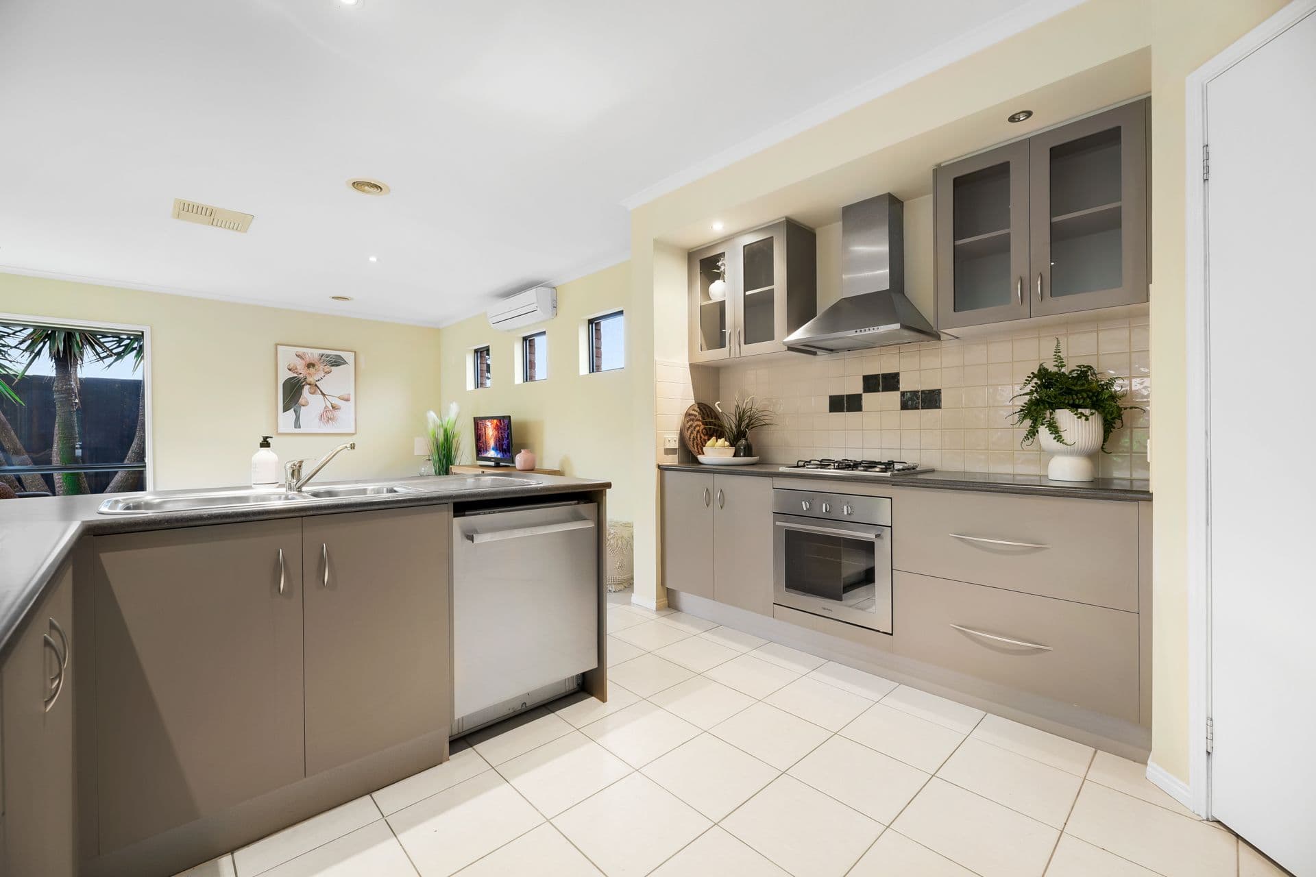 57 Stefan Drive, Berwick VIC 3806, Berwick - Thumbnail 5