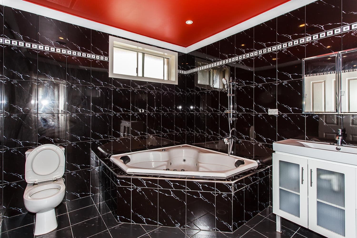 836 Macquarie Drive, CROUDACE BAY NSW 2280, Croudace Bay - Thumbnail 2