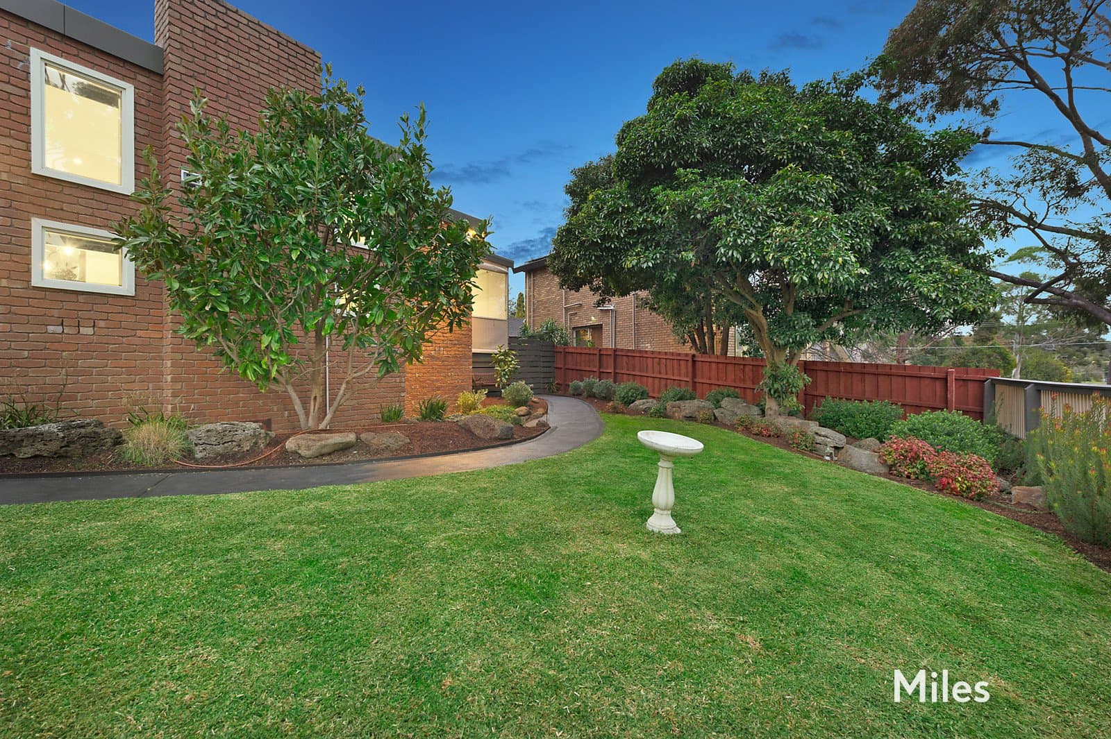 22 Country Lane, Viewbank, Viewbank - Image 1