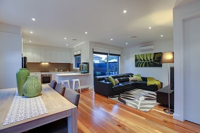 10 Epstein Street, RESERVOIR VIC 3073, Reservoir - Thumbnail 2