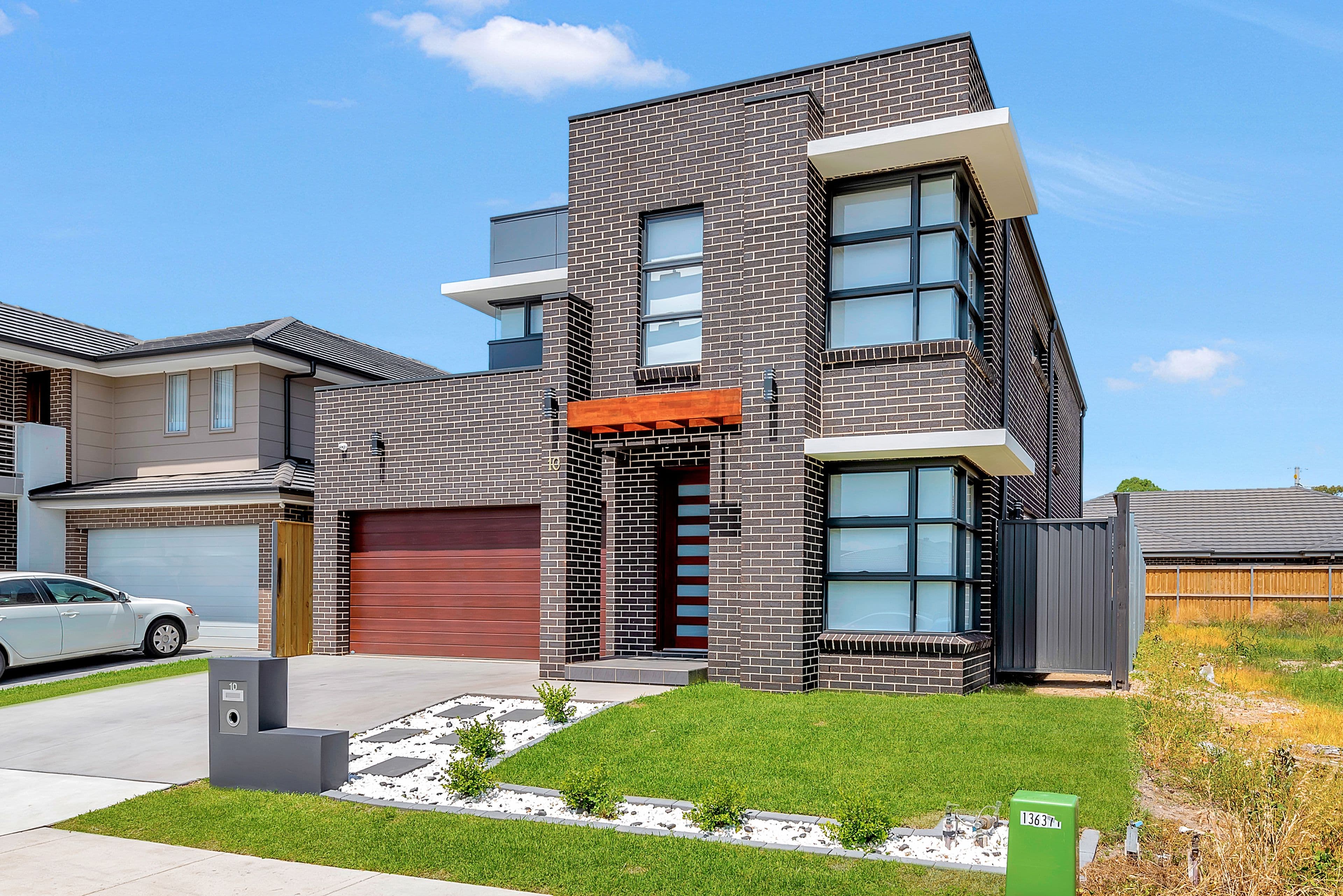 10 Landholder Road, Carnes Hill - Thumbnail 2