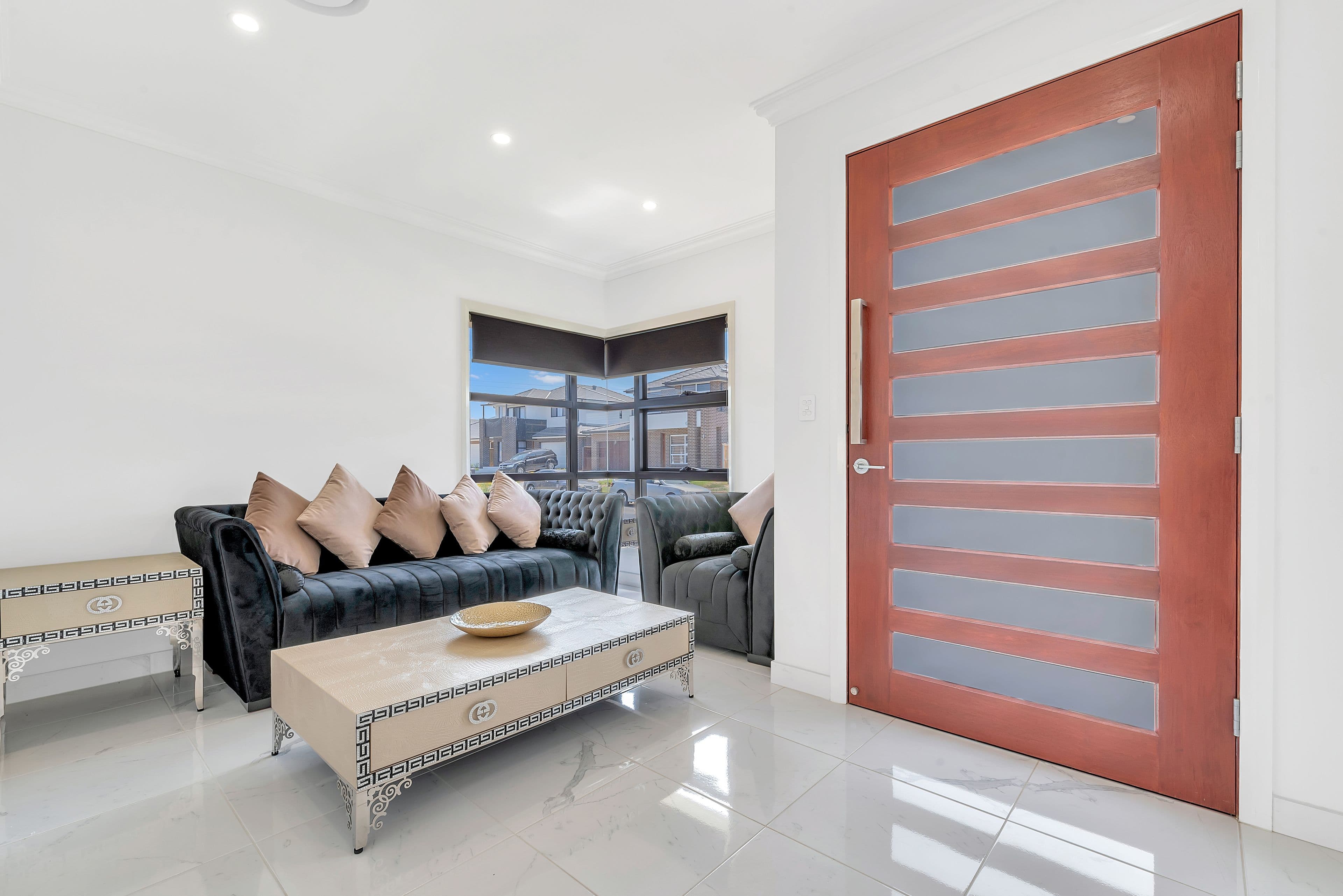 10 Landholder Road, Carnes Hill - Thumbnail 3