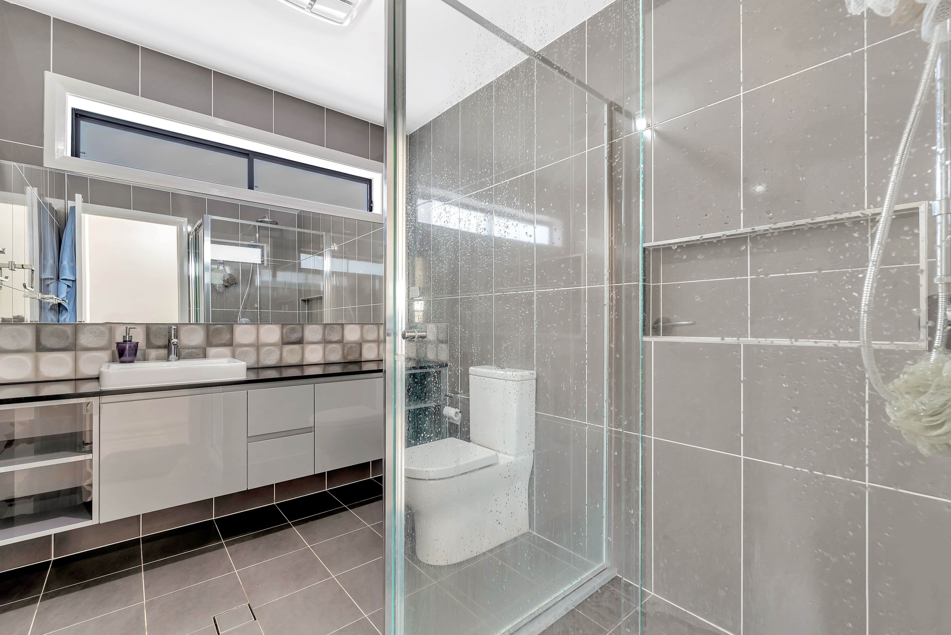 10 Landholder Road, Carnes Hill - Thumbnail 7