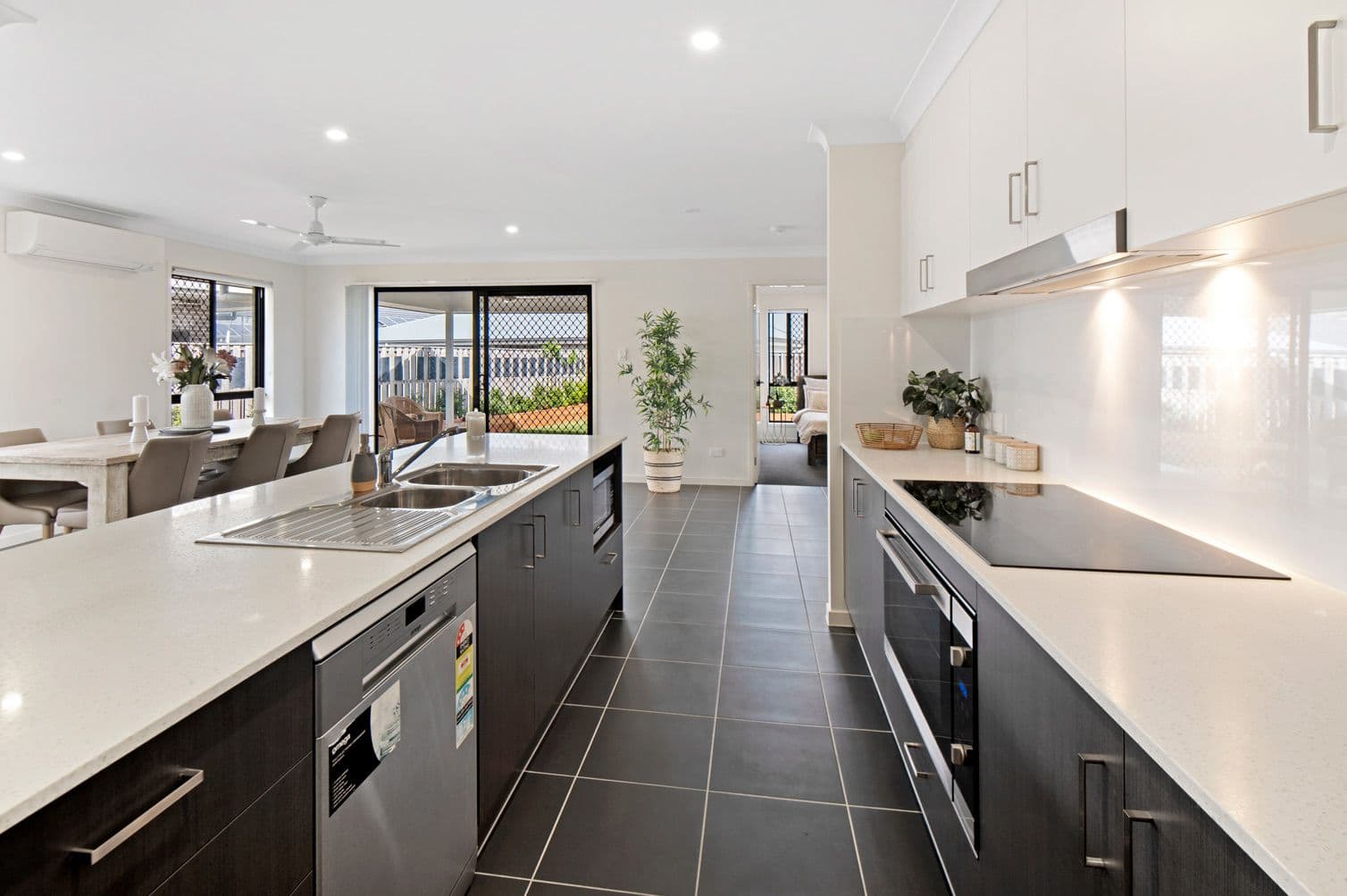 10 Conimbla Street, Pimpama QLD 4209, Pimpama - Thumbnail 3