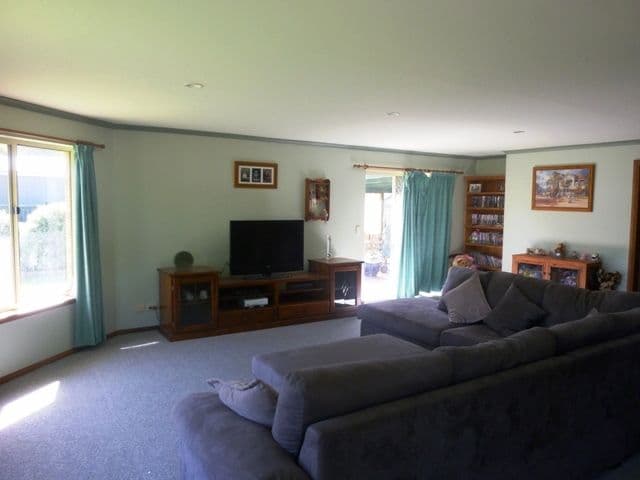 7 Opie Street, CLARE SA 5453, Clare - Thumbnail 2