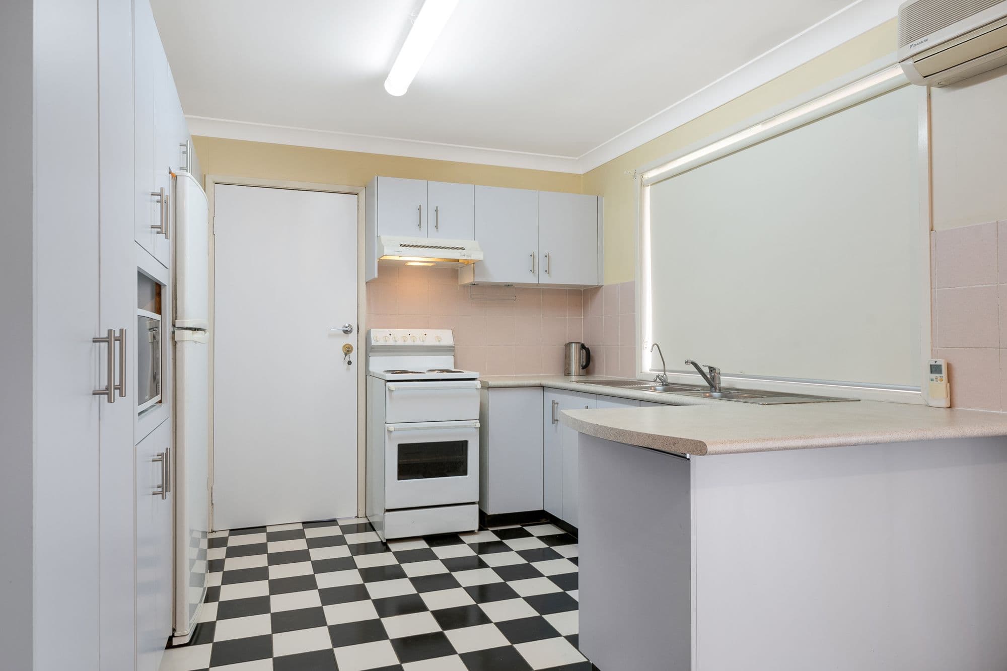 Glenfield NSW 2167, Glenfield - Thumbnail 6