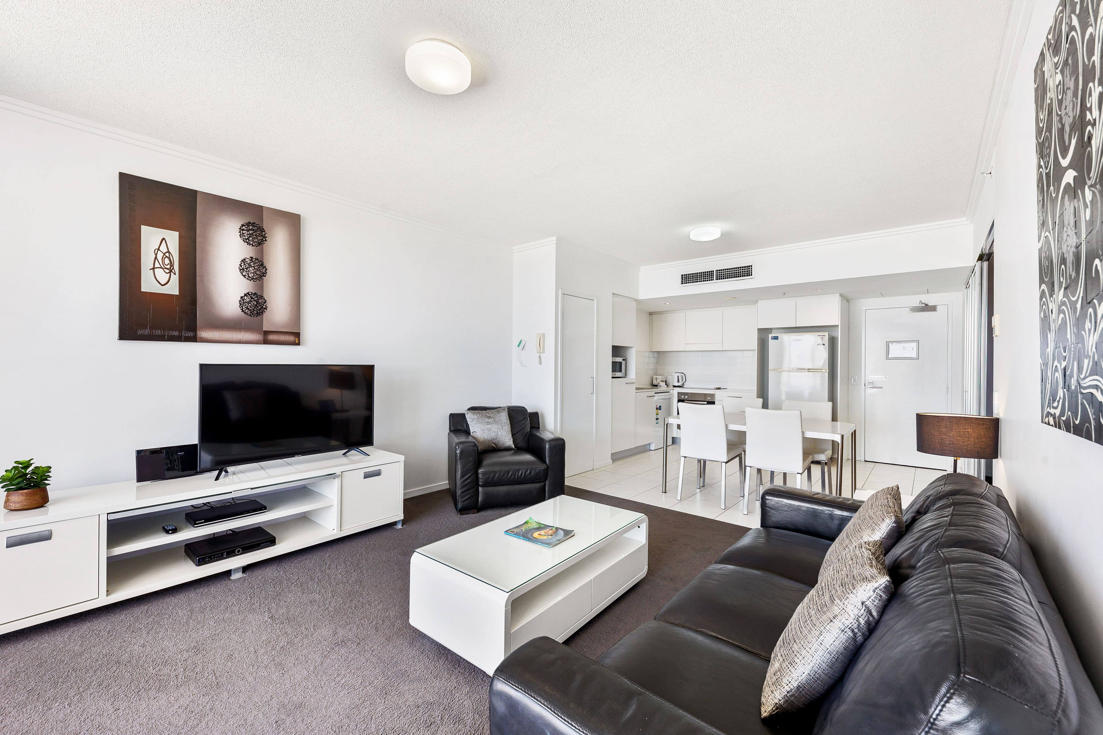 163 Ocean Pacific 25 Surf Parade, Broadbeach QLD 4218, Broadbeach - Thumbnail 4