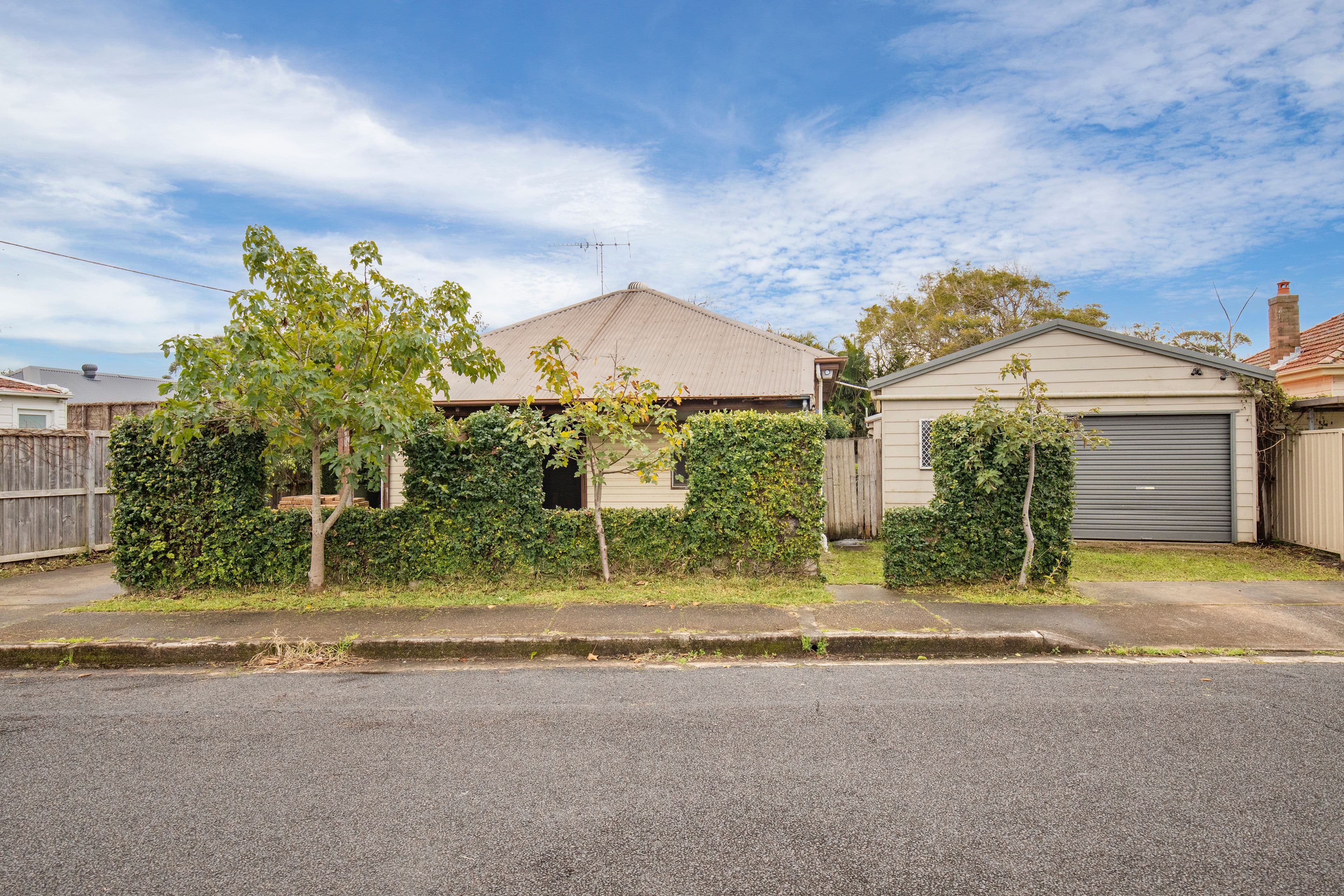 4 John Street, Tighes Hill NSW 2297, Tighes Hill - Image 1