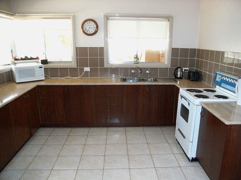21 Civic Avenue, ECHUCA VIC 3564, Echuca - Thumbnail 2