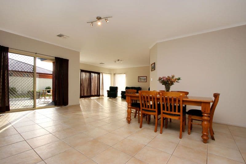 33  LAKELAND Road, Munno Para West SA 5115, Munno Para West - Thumbnail 3