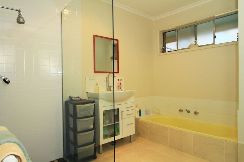 58 Lockwood Road, KANGAROO FLAT VIC 3555, Kangaroo Flat - Thumbnail 4