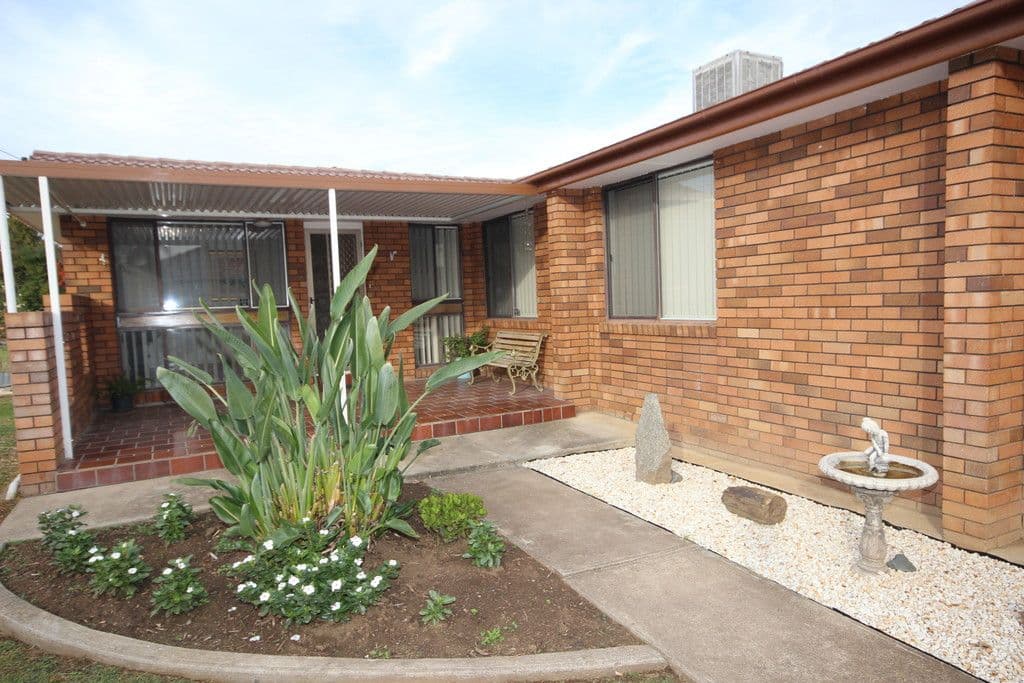 18 John Street, Tamworth NSW 2340, South Tamworth - Thumbnail 2