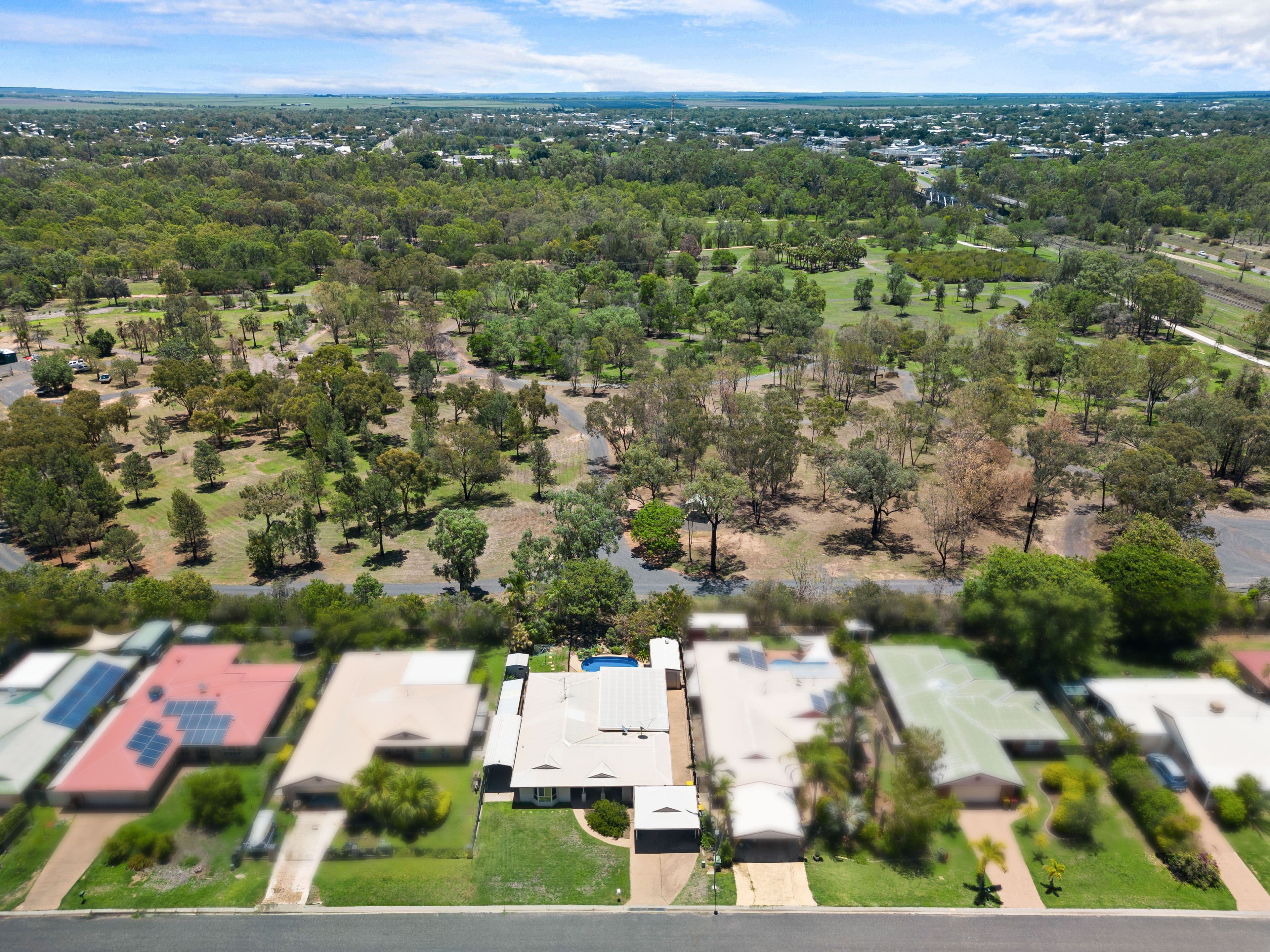 9 Staunton Street, Emerald QLD 4720, Emerald - Thumbnail 3