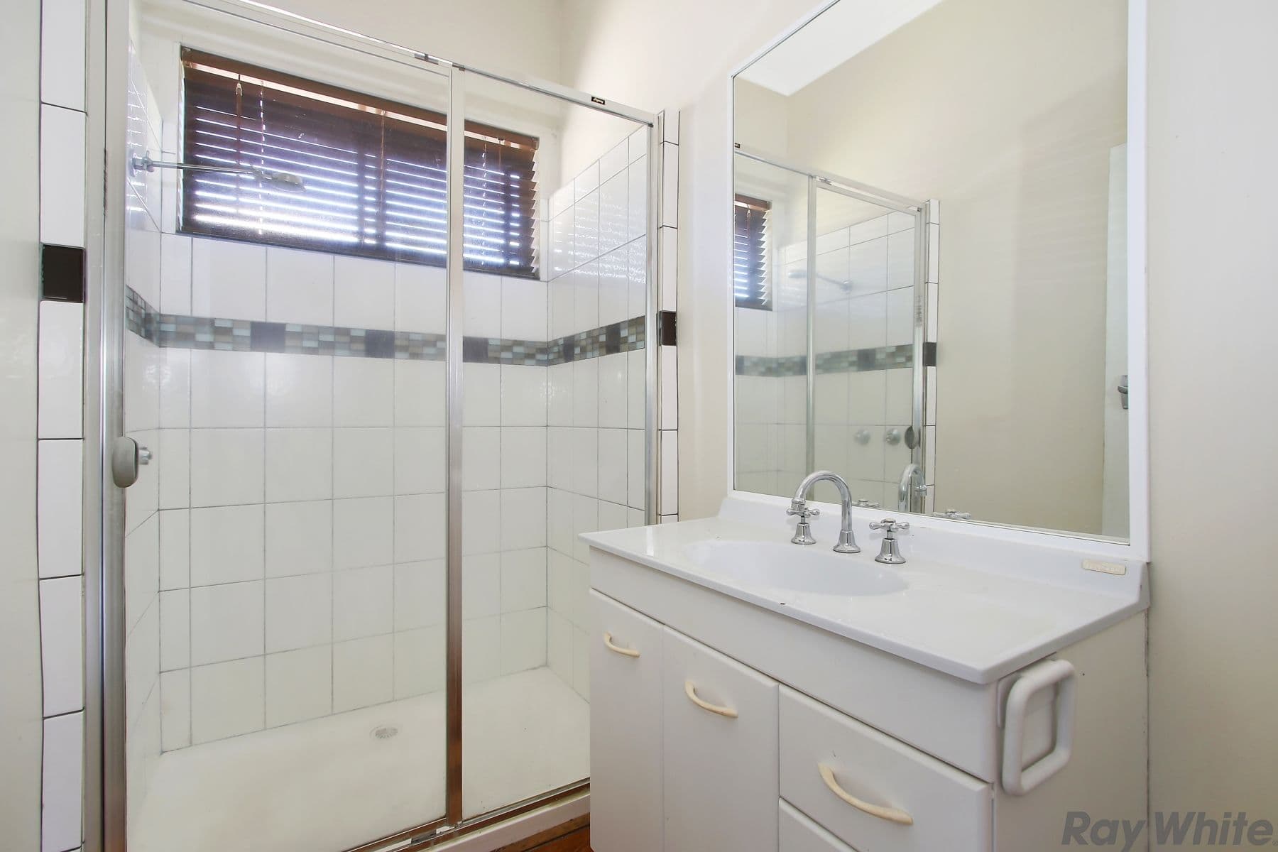 44 Wedge Street, Benalla VIC 3672, Benalla - Thumbnail 2