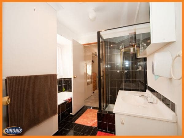 7 Barcrest Court, Crestmead - Thumbnail 2